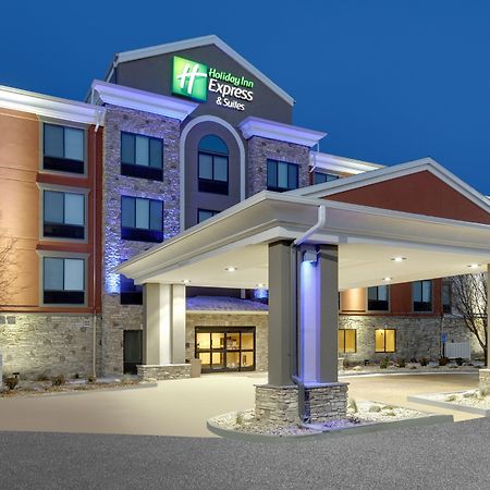 Holiday Inn Express & Suites Mitchell, An Ihg Hotel Exterior photo