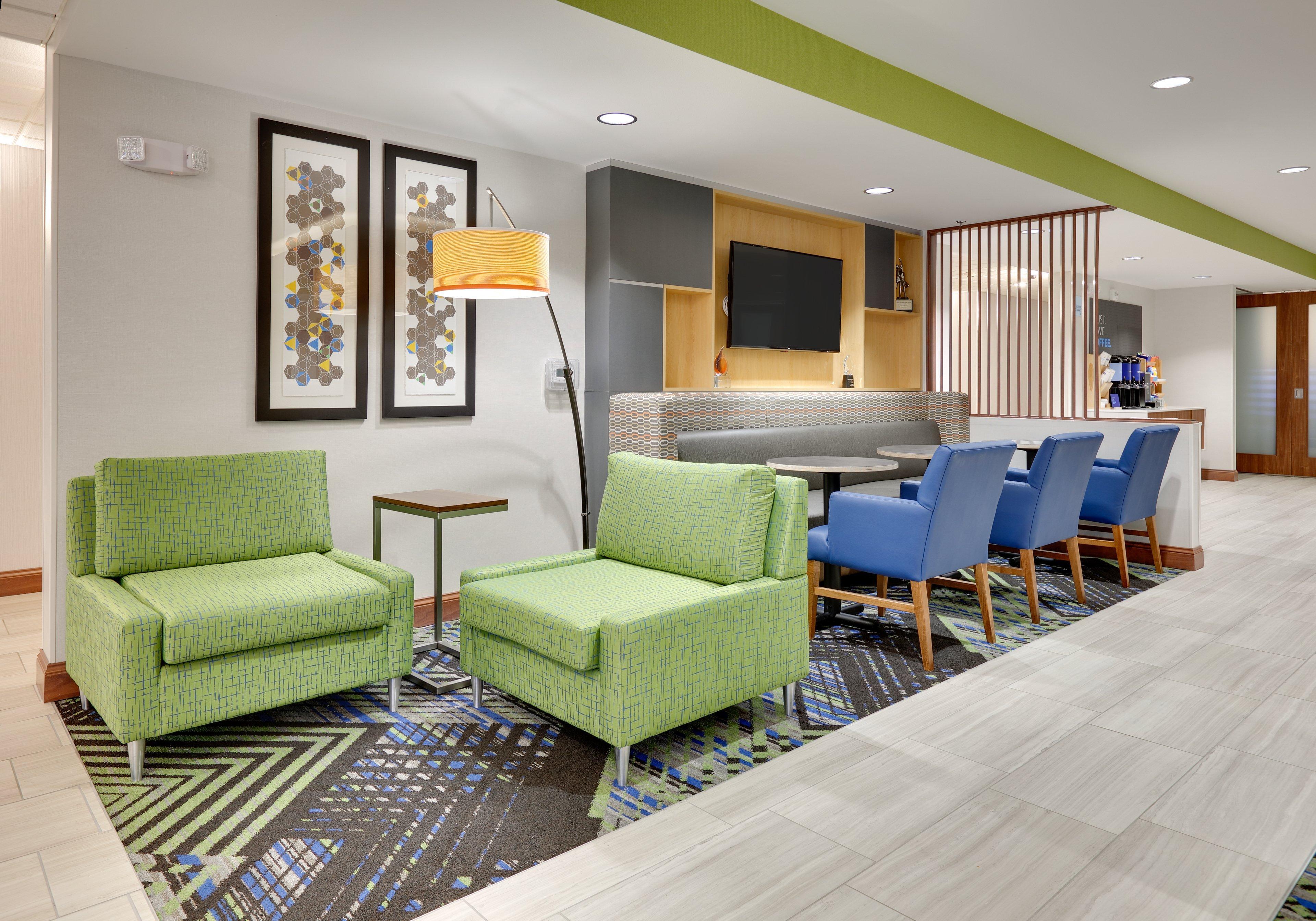 Holiday Inn Express & Suites Mitchell By Ihg Exterior photo