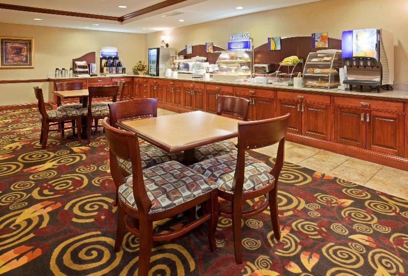 Holiday Inn Express & Suites Mitchell By Ihg Exterior photo